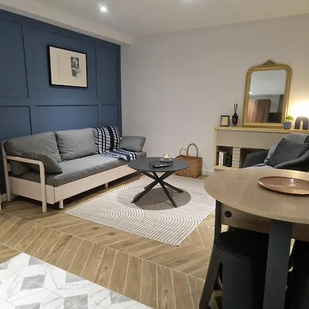 Climatise Centre 4 Personnes Apartman